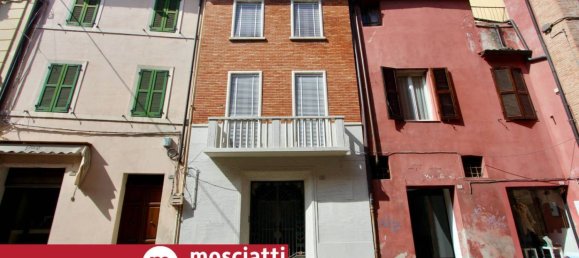 Casa de 3 divisões em Matelica, Italy N.º 111587 2