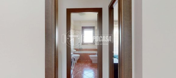 2 rooms Apartment in Turin, Italy No. 38700 11