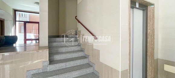 2 rooms Apartment in Turin, Italy No. 38700 3