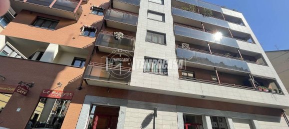 2 rooms Apartment in Turin, Italy No. 38700 2