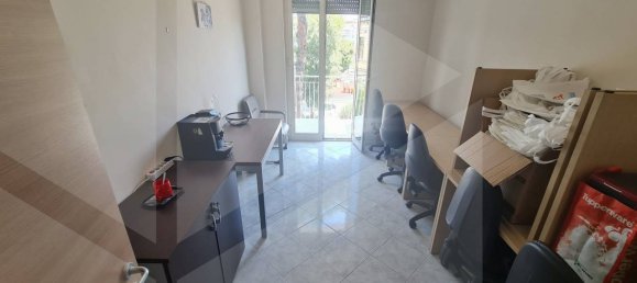 4غرفة شقة في Giugliano in Campania, Italy رقم 31220 3