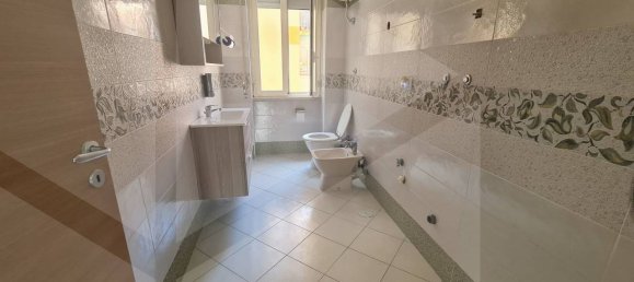 4غرفة شقة في Giugliano in Campania, Italy رقم 31220 15