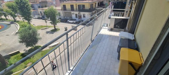 4غرفة شقة في Giugliano in Campania, Italy رقم 31220 8