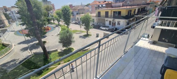 4غرفة شقة في Giugliano in Campania, Italy رقم 31220 7