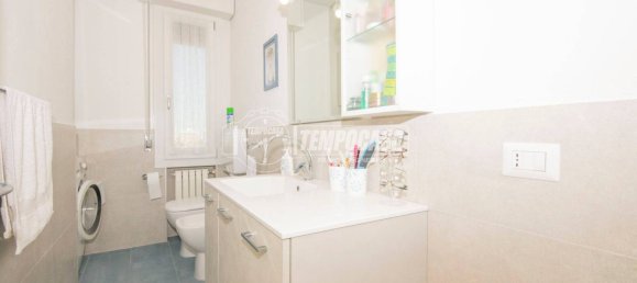 Apartamento T3 em Modena, Italy N.º 302973 12