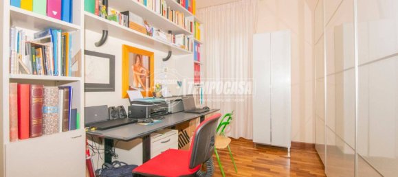 Apartamento T3 em Modena, Italy N.º 302973 18