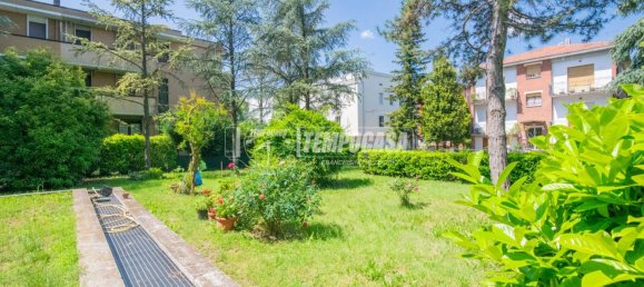 Apartamento T3 em Modena, Italy N.º 302973 21