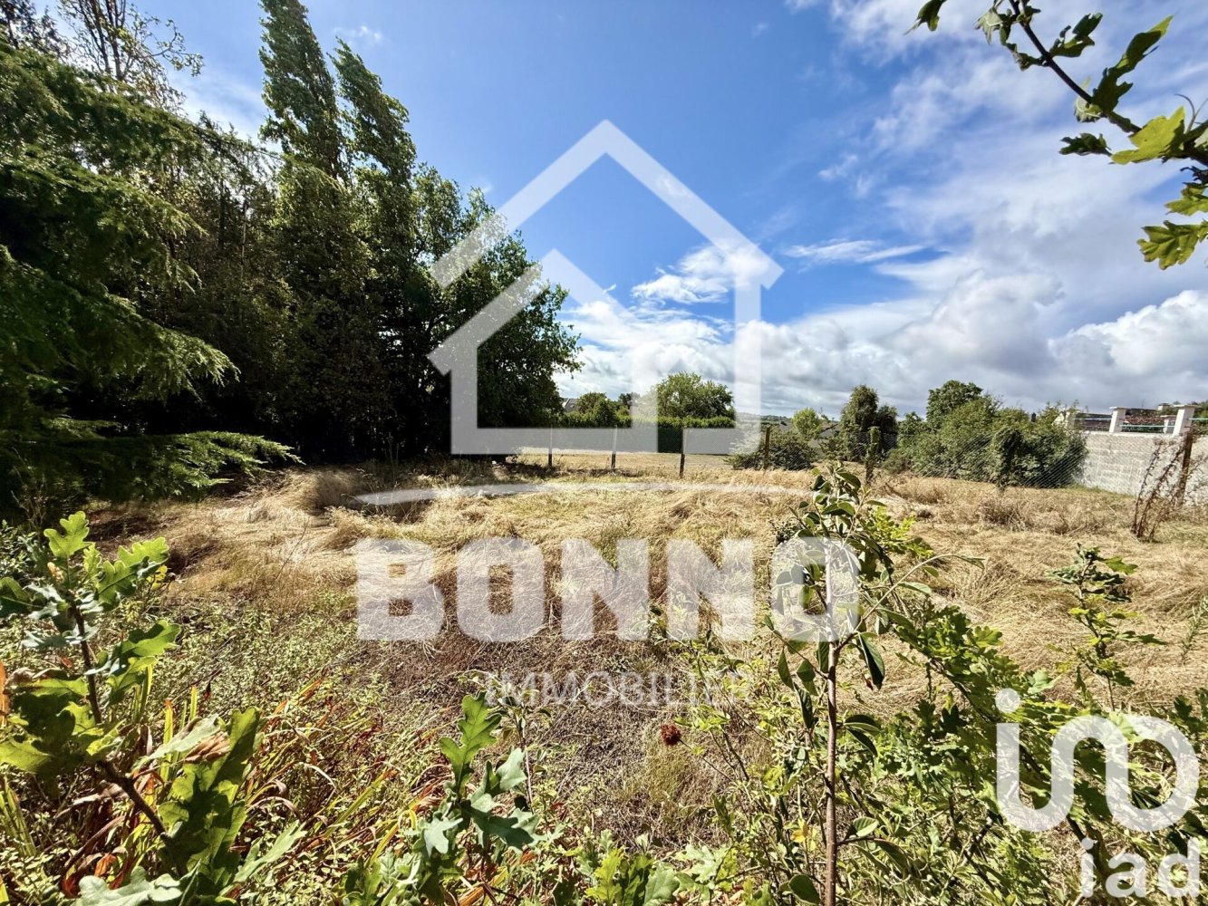  Land in Coueron, France No. 333061