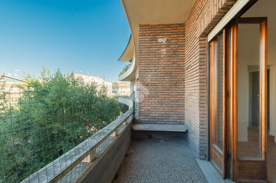 2 rooms Apartment in Rome, Italy No. 232270