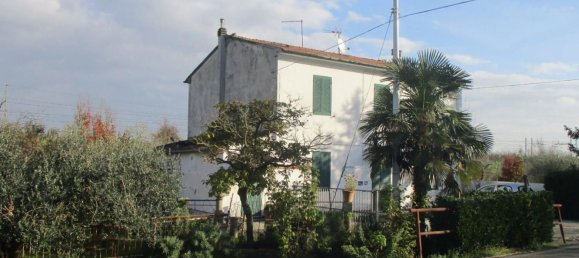 6 rooms House in Pontedera, Italy No. 208827 2