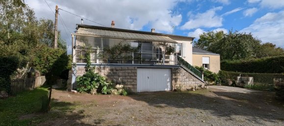 4 bedrooms House in Saint-Cyr-sur-Loire, France No. 232404 2