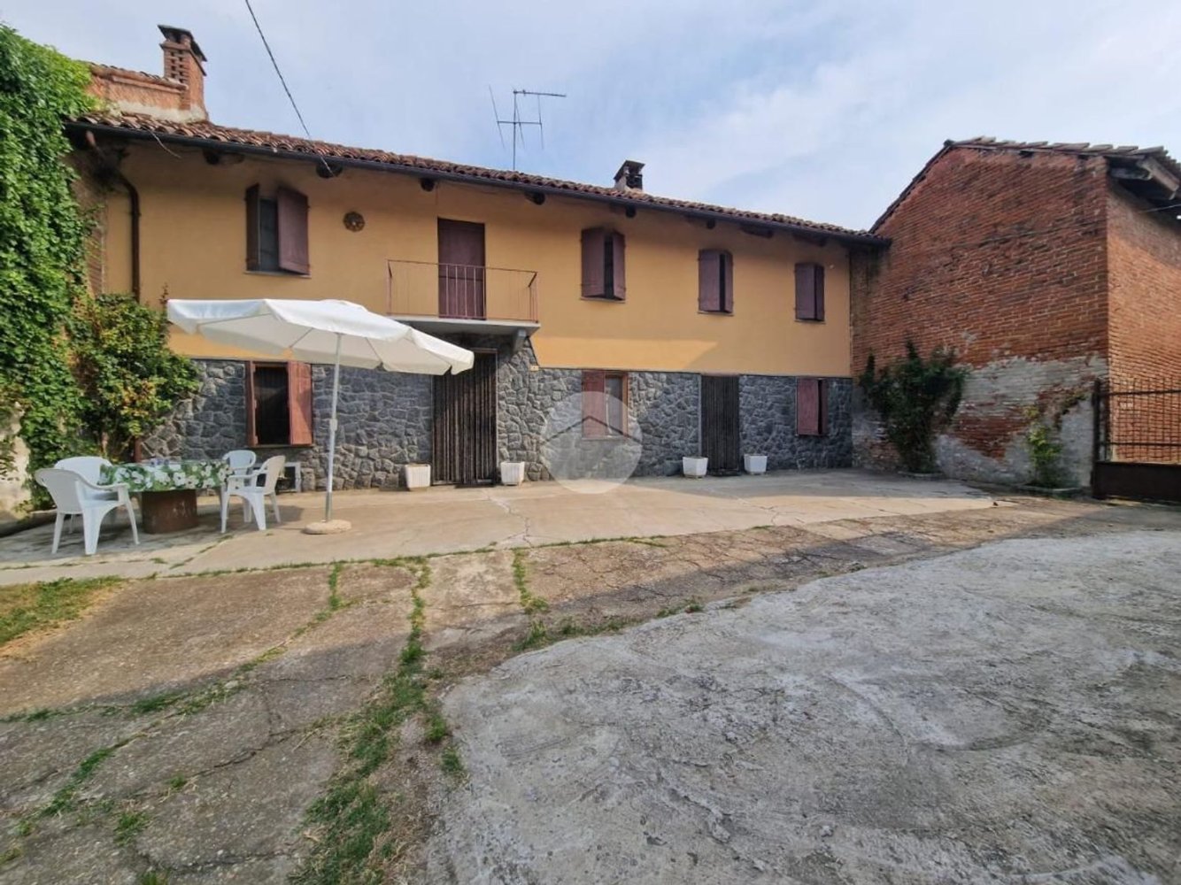 7 bedrooms House in Tigliole, Italy No. 328536