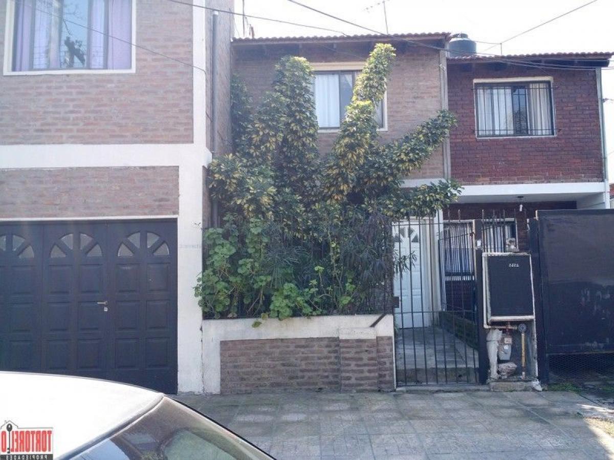 4 bedrooms House in Ituzaingo, Argentina No. 84180