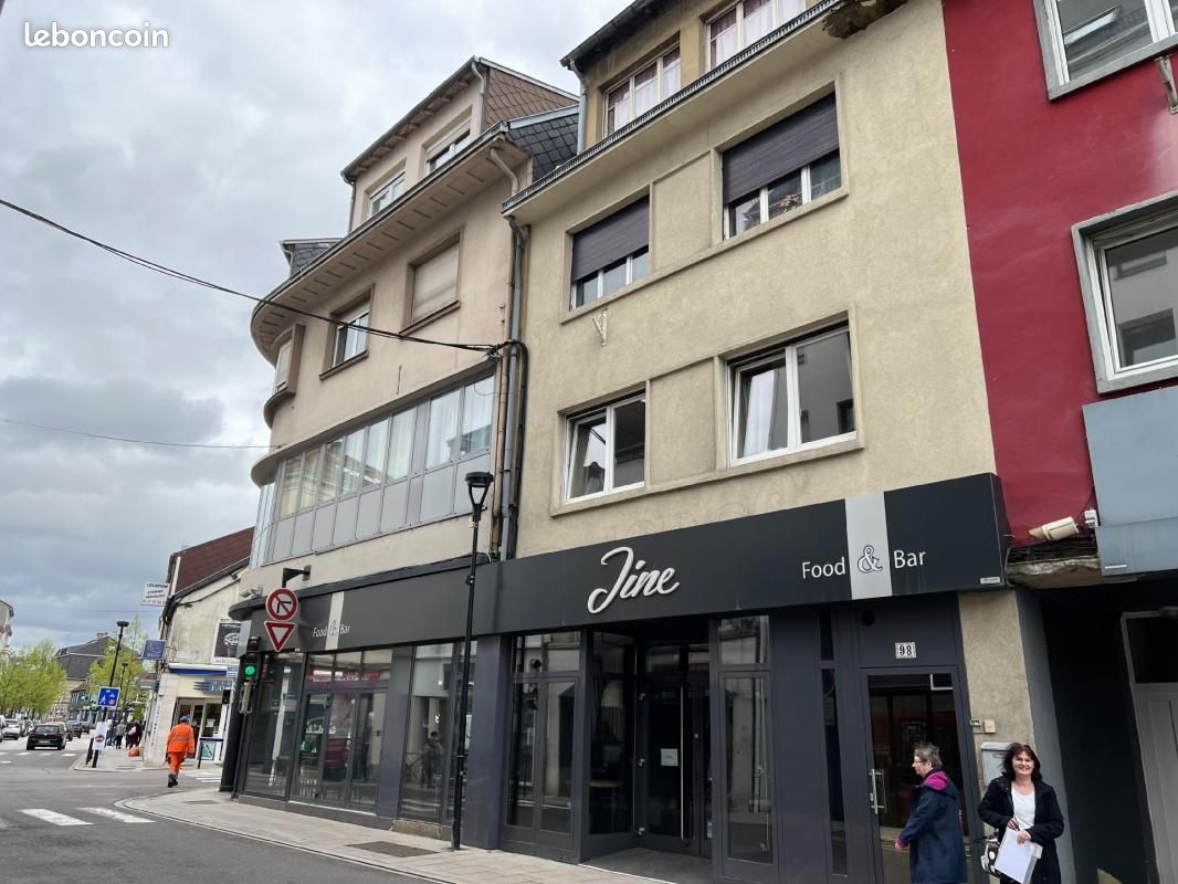 Apartamento de 6 dormitorios en Forbach, France No. 81223