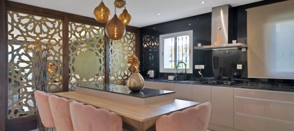 4 Schlafzimmer Villa in Marbella, Spain, Nr. 177891 11