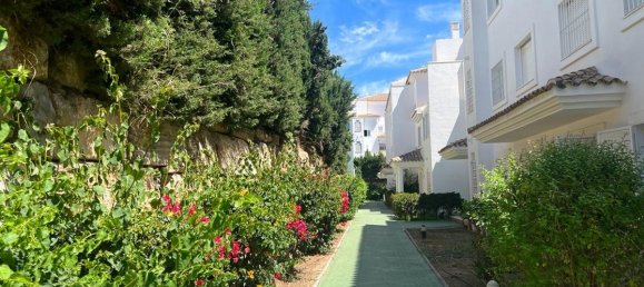 Apartamento de 2 dormitorios en Marbella, Spain No. 99600 4