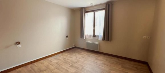 3 bedrooms House in Sens, France No. 198986 9