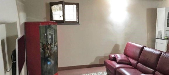 3 rooms Apartment in Lucca, Italy No. 298974 4