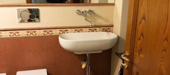 3 rooms Apartment in Lucca, Italy No. 298974 5