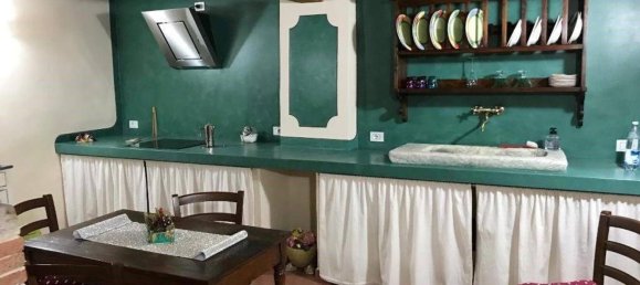 3 rooms Apartment in Lucca, Italy No. 298974 2