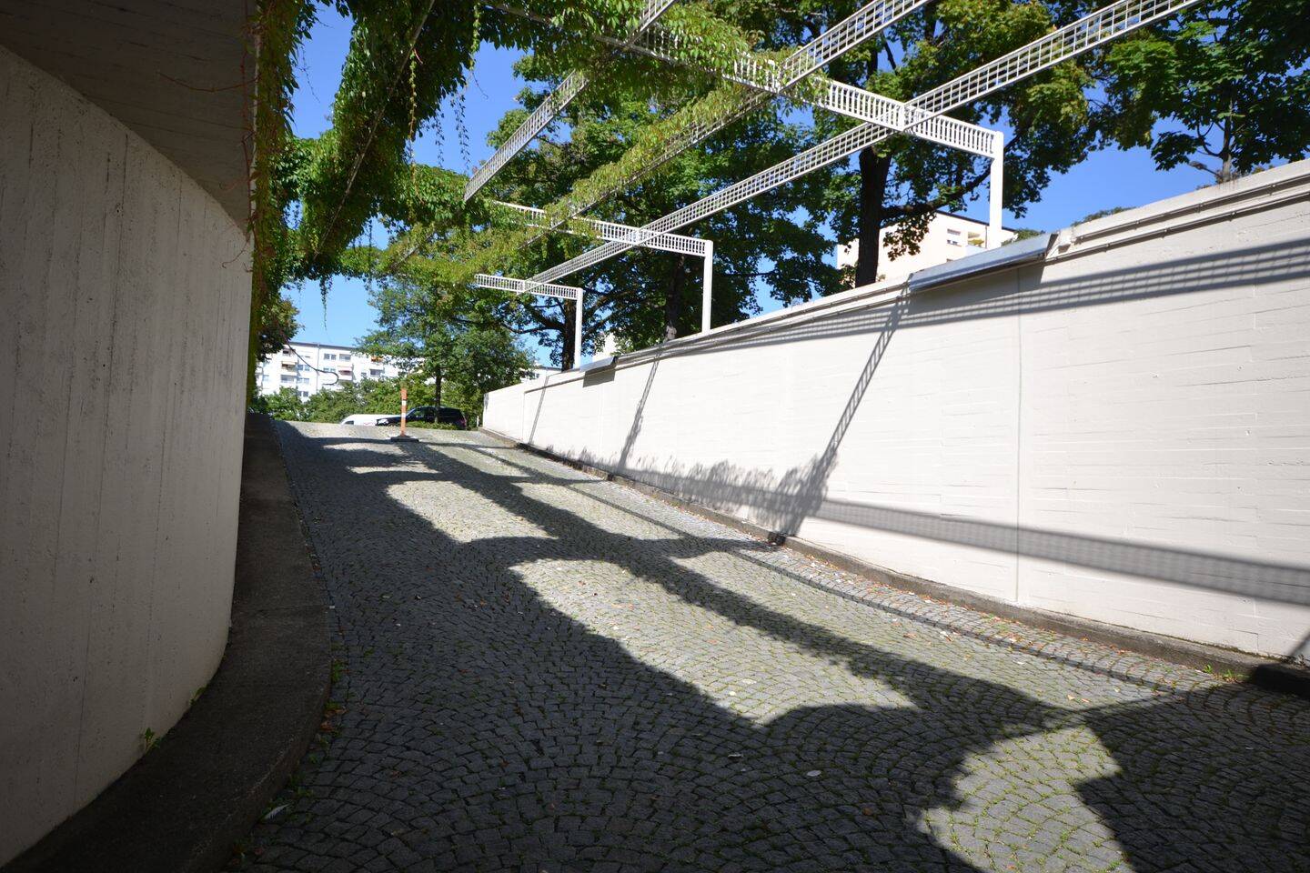 Estacionamiento en Munich, Germany No. 333998