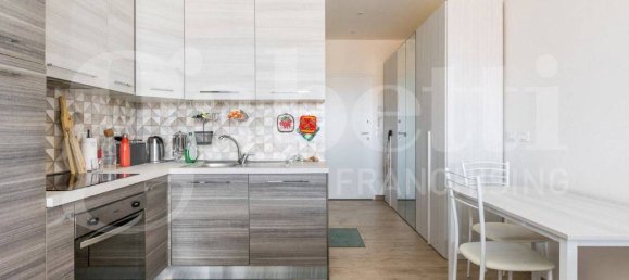 Studio in Bologna, Italy No. 327576 4