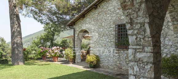 5 bedrooms Villa in Campello sul Clitunno, Italy No. 179438 4