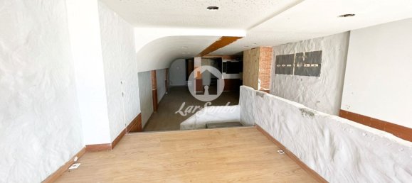 165m² Commercial property in Povoa de Varzim, Portugal No. 60076 8