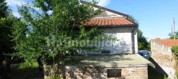 4 bedrooms Villa in Papozze, Italy No. 256116 2