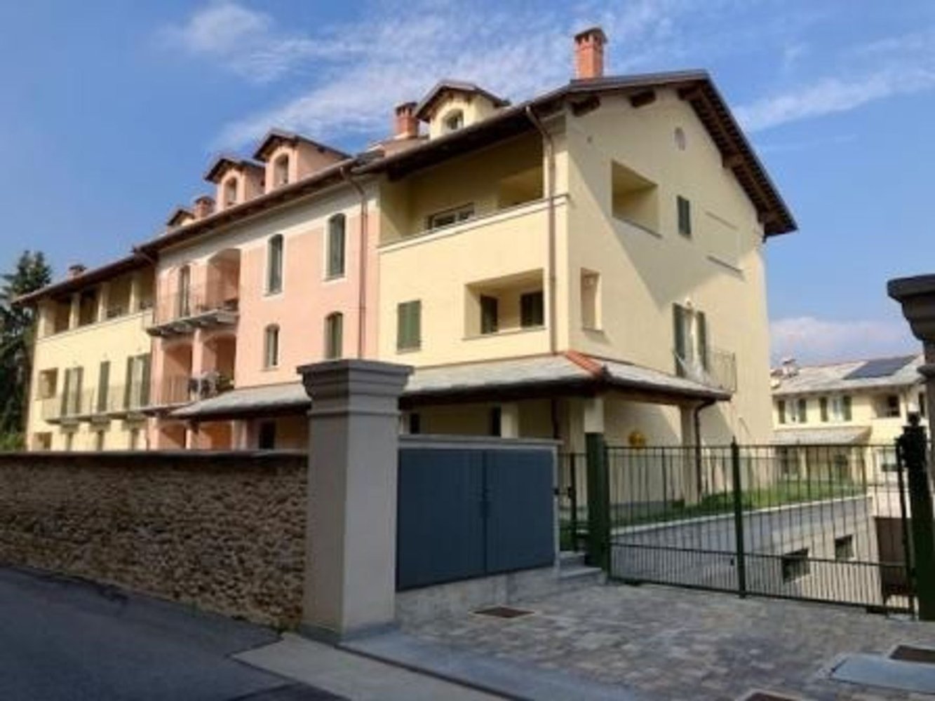 33m² Garage in Cavour, Italy No. 90599