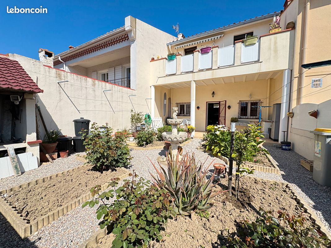 Adosado de 2 dormitorios en Pyrenees-Orientales, France No. 341724