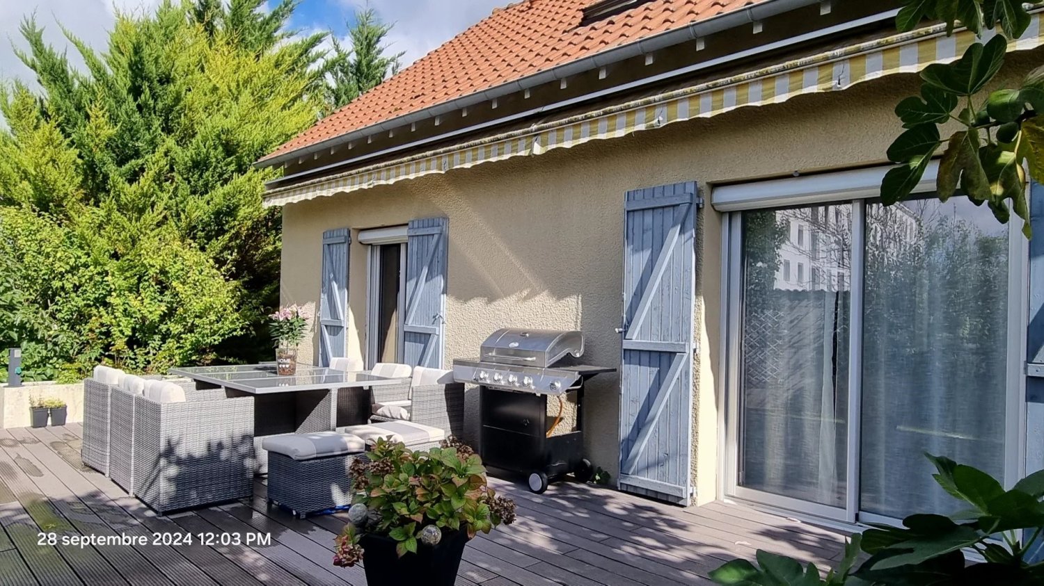 3 bedrooms Villa in La Chapelle-Saint-Luc, France No. 242559