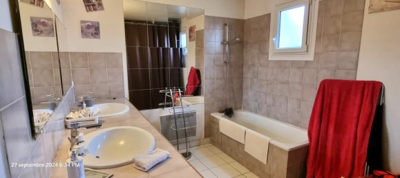 3 bedrooms Villa in La Chapelle-Saint-Luc, France No. 242559 35