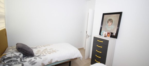 Apartamento de 3 dormitorios en Cádiz, Spain No. 148584 25