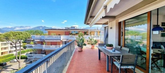 Пентхаус с 2 спальнями в Масса, Италия № 302710 24