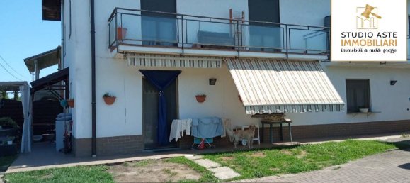 2 bedrooms Apartment in Biandronno, Italy No. 186493 6