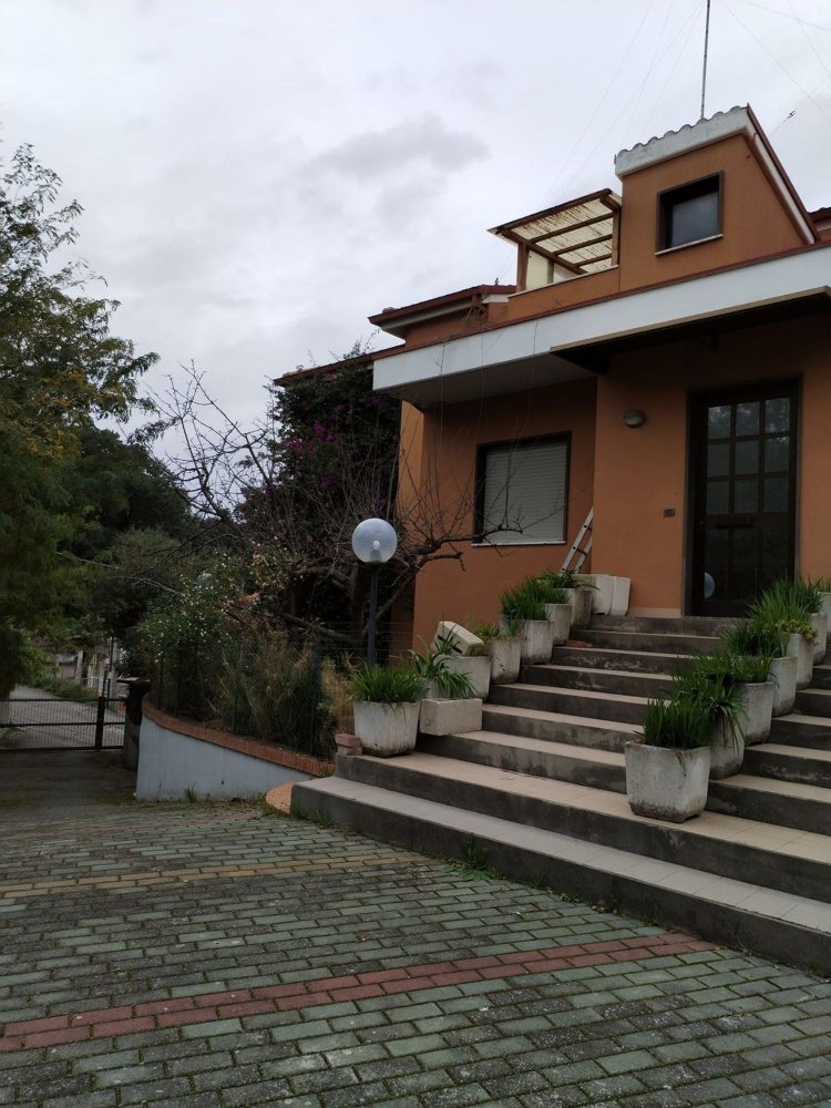 8 bedrooms House in Termoli, Italy No. 347862