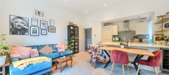 2 bedrooms Apartment in London, United Kingdom No. 7717 5