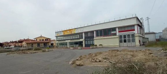 900m² Commercial property in Castiglione del Lago, Italy No. 46151 3