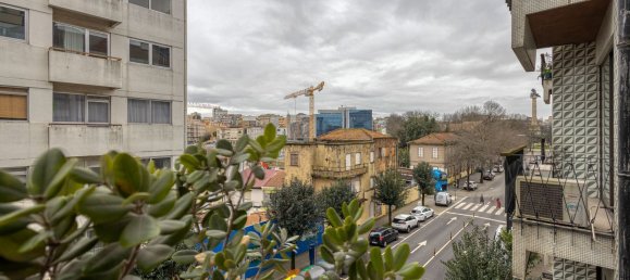 2 chambres Appartement à Porto, Portugal No. 104795 9
