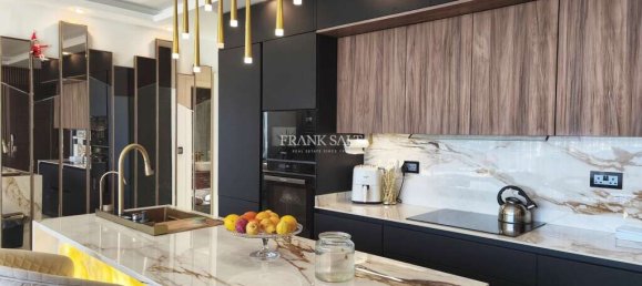 2 bedrooms Penthouse in Gzira, Malta No. 2861 2