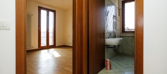 Apartamento de 4 dormitorios en Cesena, Italy No. 347737 14