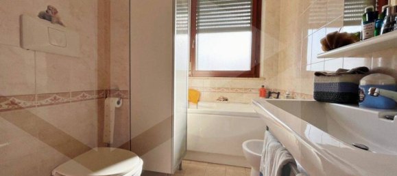 3 rooms Apartment in Rome, Italy No. 28787 22
