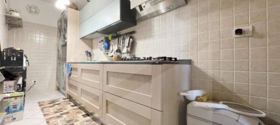 3 rooms Apartment in Rome, Italy No. 28787 16