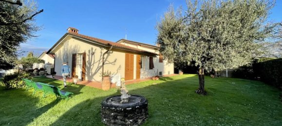 Вилла с 5 комнатами в Капаннори, Италия № 154734 2