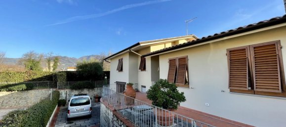 Вилла с 5 комнатами в Капаннори, Италия № 154734 4