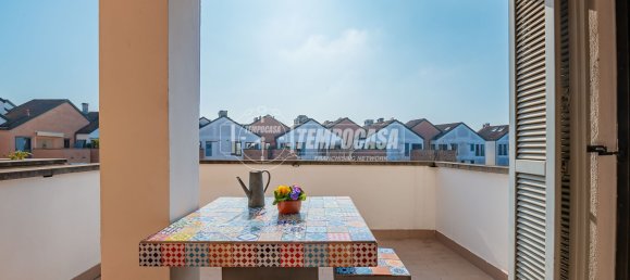 Квартира с 4 комнатами в Пескьера Борромео, Италия № 148967 8