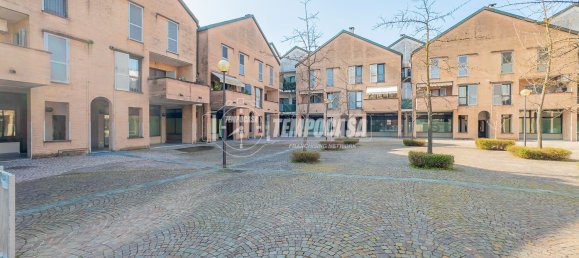 Квартира с 4 комнатами в Пескьера Борромео, Италия № 148967 2