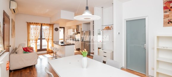 Квартира с 4 комнатами в Пескьера Борромео, Италия № 148967 12