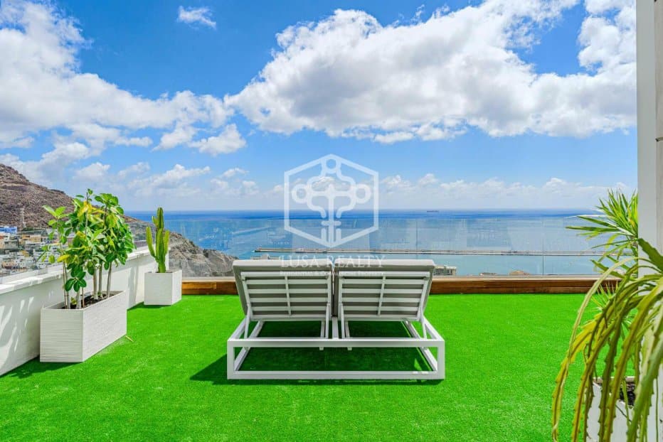 5 bedrooms Villa in Santa Cruz de Tenerife, Spain No. 16415